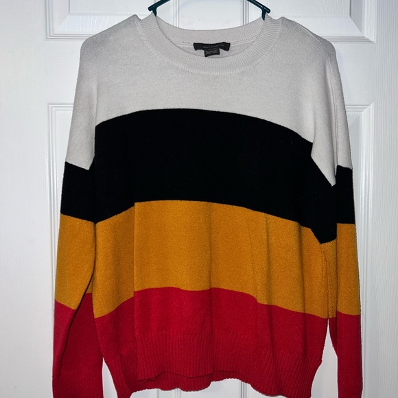 Sweater - Picture 1 of 2